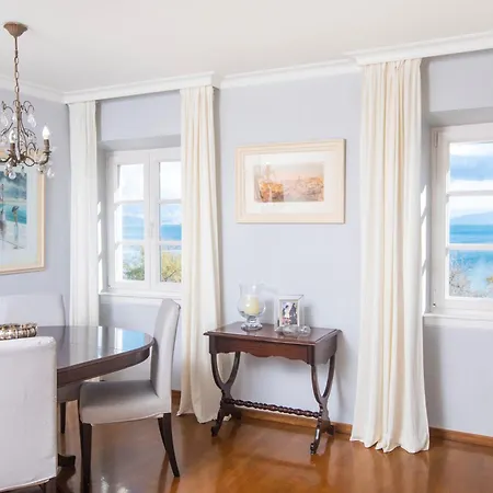 Apartment Celestia House *